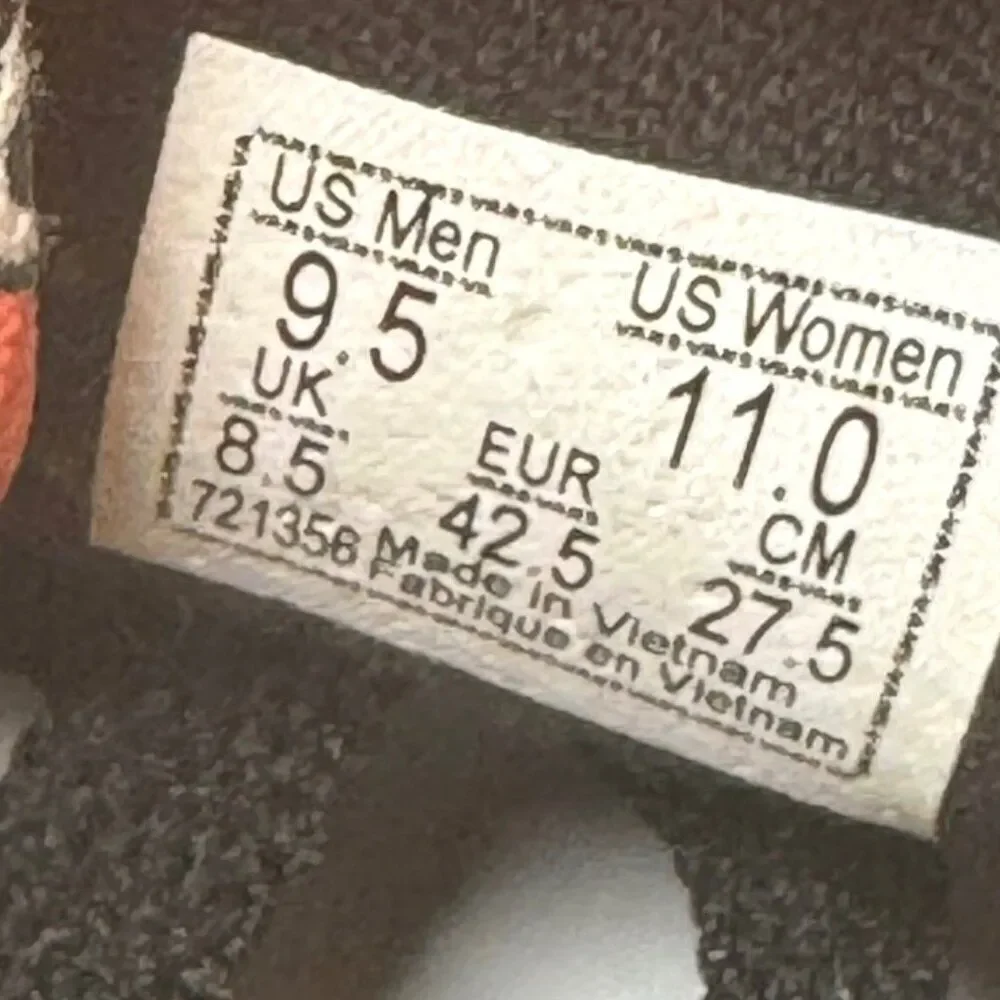 Vans Era Halloweentown Nightmare Before Christmas Shoes (Men 9.5/ Women 11) RARE